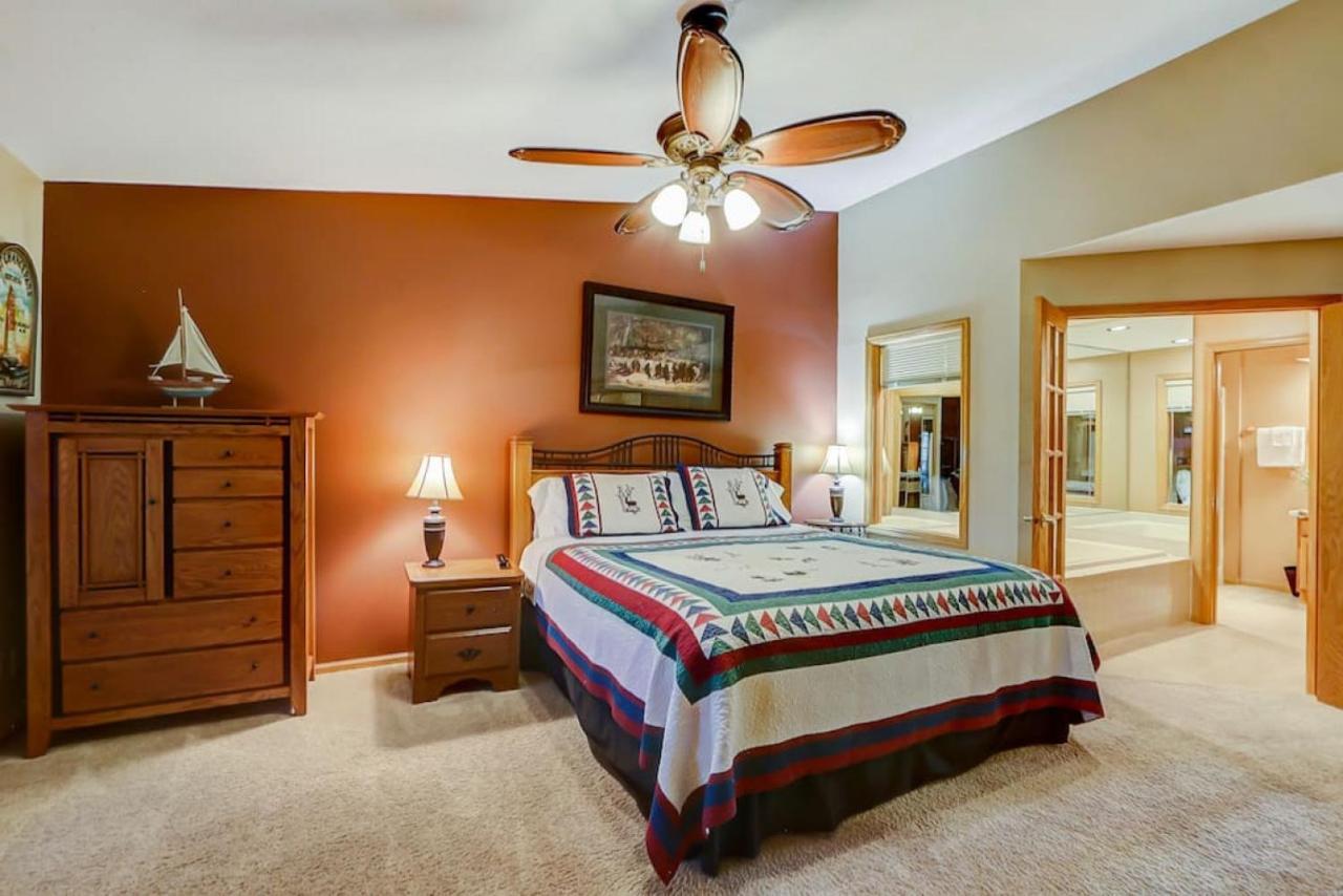Brown Family Condo For Families Golf Trips And Girls Getaways Wisconsin Dells Exterior foto