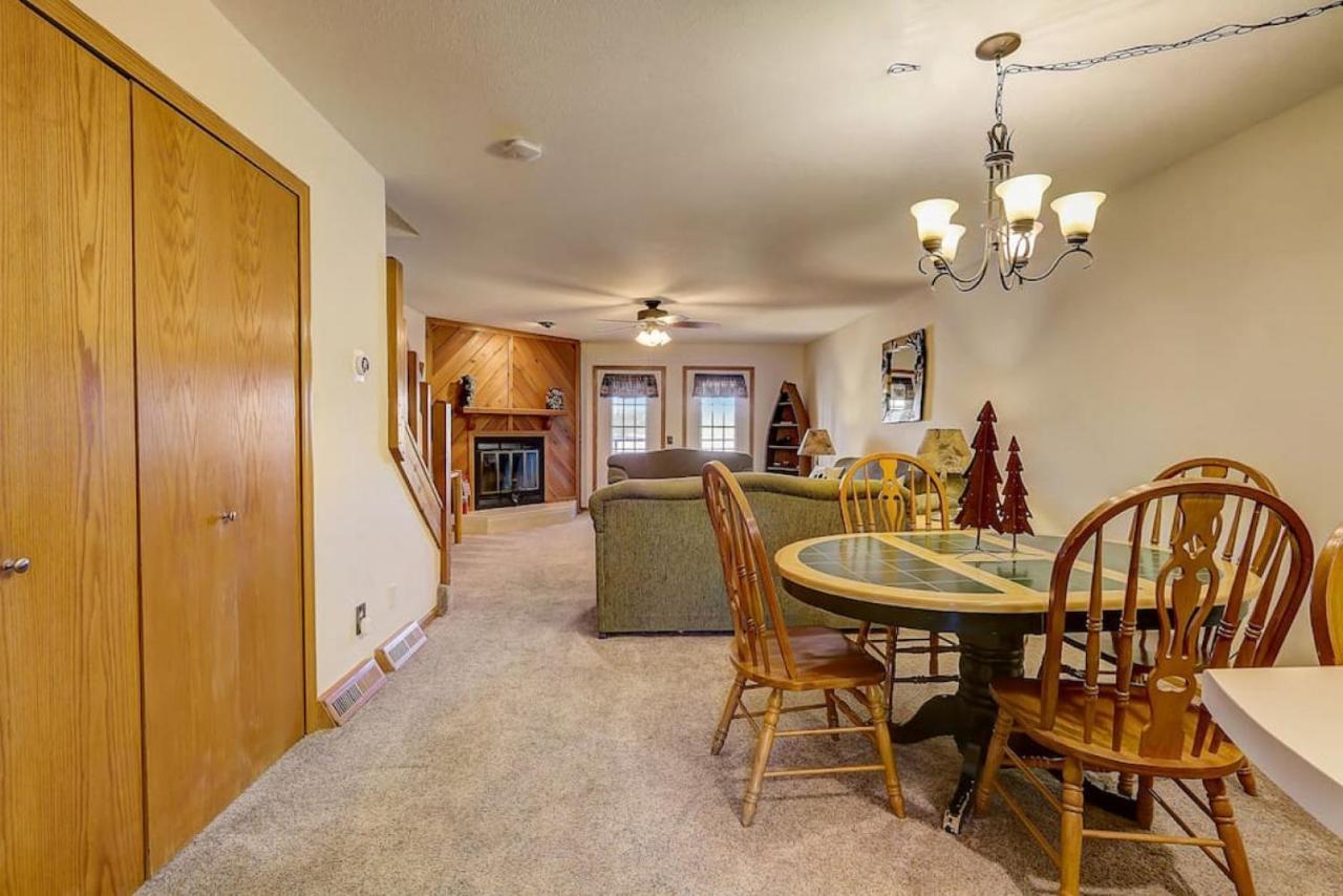 Brown Family Condo For Families Golf Trips And Girls Getaways Wisconsin Dells Exterior foto