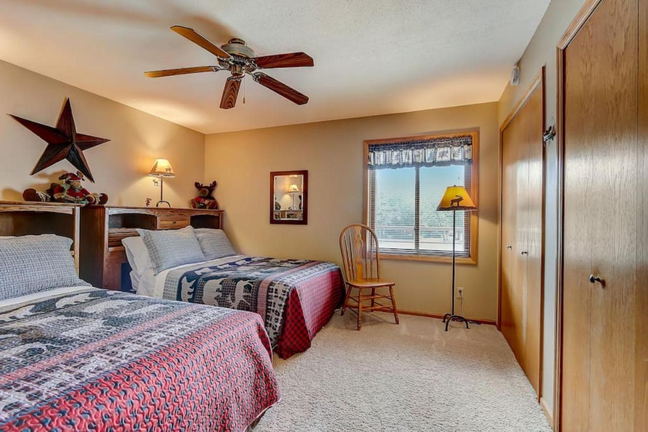 Brown Family Condo For Families Golf Trips And Girls Getaways Wisconsin Dells Exterior foto