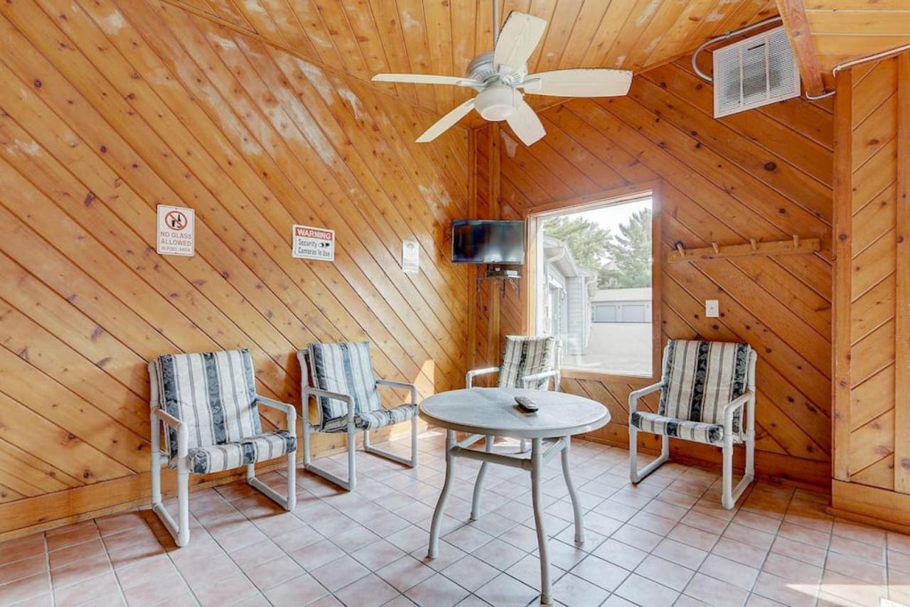 Brown Family Condo For Families Golf Trips And Girls Getaways Wisconsin Dells Exterior foto